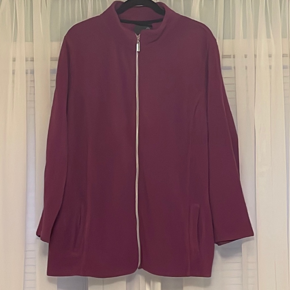 Avenue plum colored fleece zip up - Size 26/28